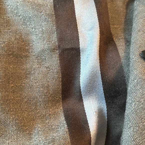 Gucci scarf - Gray with Brown and Baby Blue stripe - Picture 3 of 5